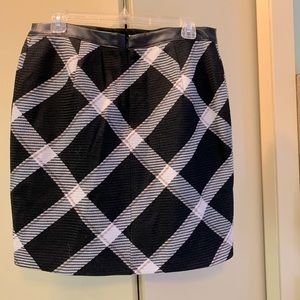 White House Black Market plaid skirt, nwt size 10